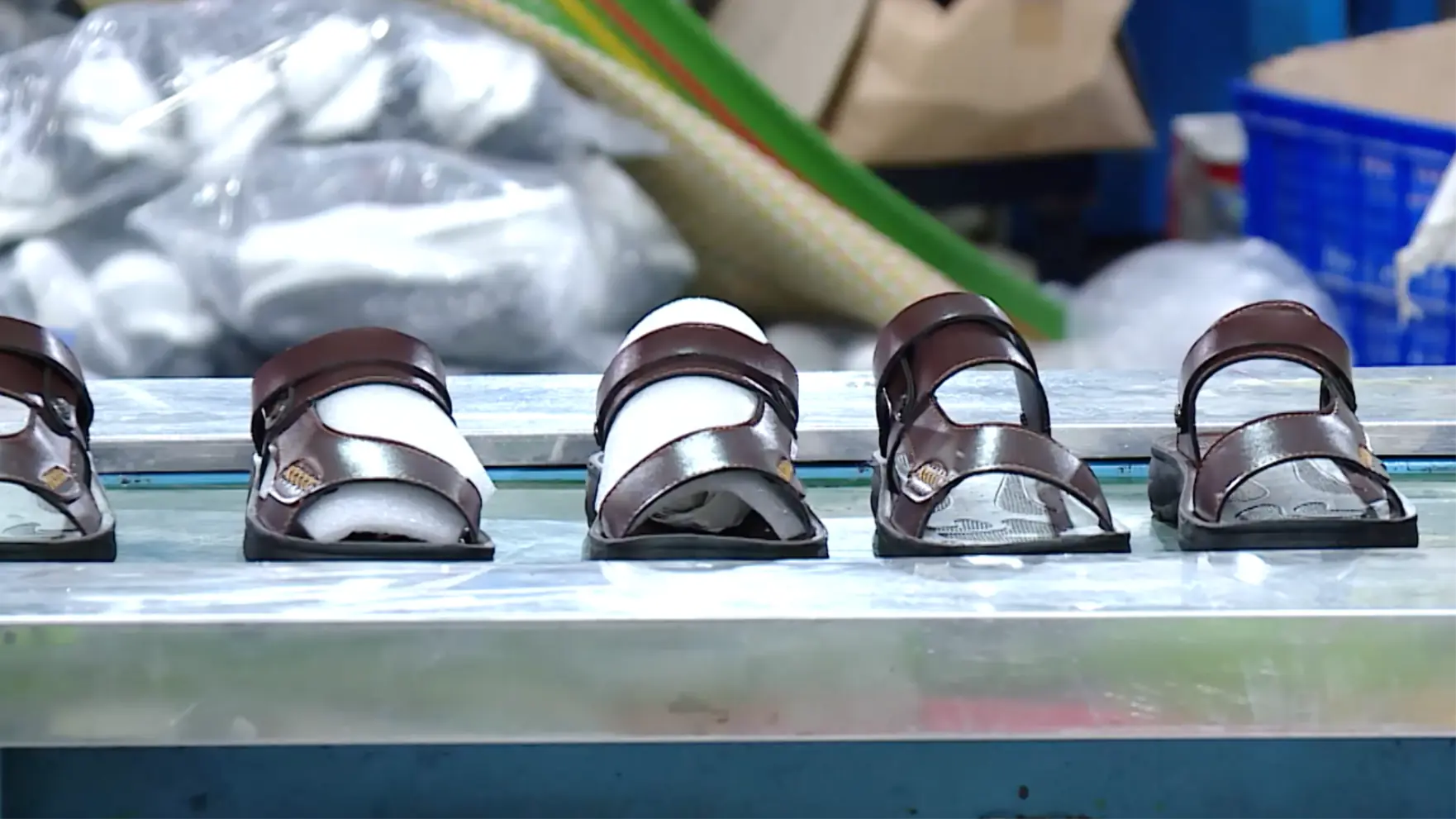 Làm mới giày dép truyền thống | Tự hào hàng Việt Nam | 27/09/2025